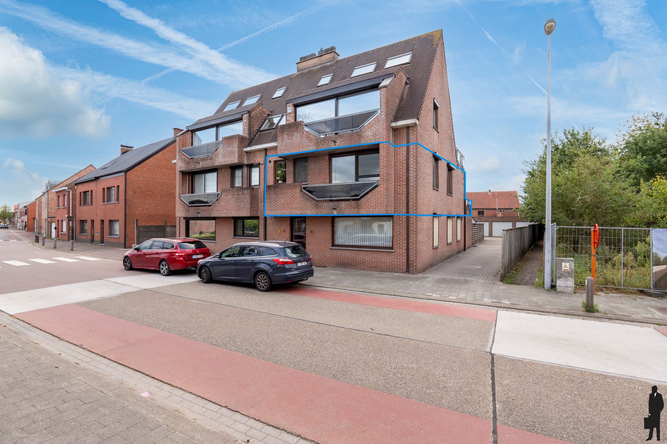 Licht 2 SLPK appartement met terras en garage nabij centrum foto {{pictureIndex}}