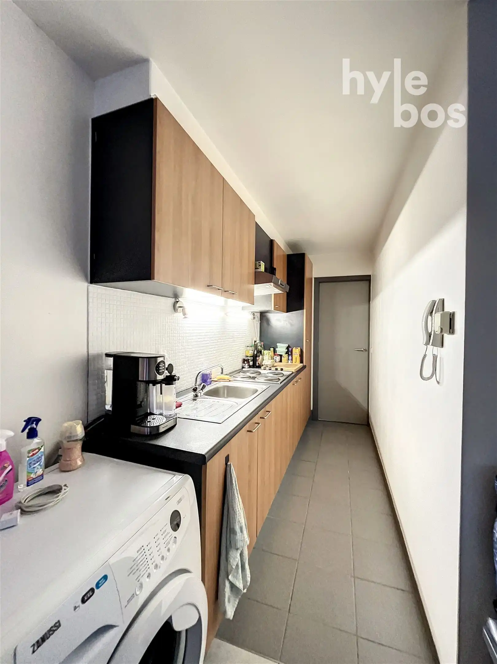 Goed gelegen startersappartement met 1 slaapkamer foto 4