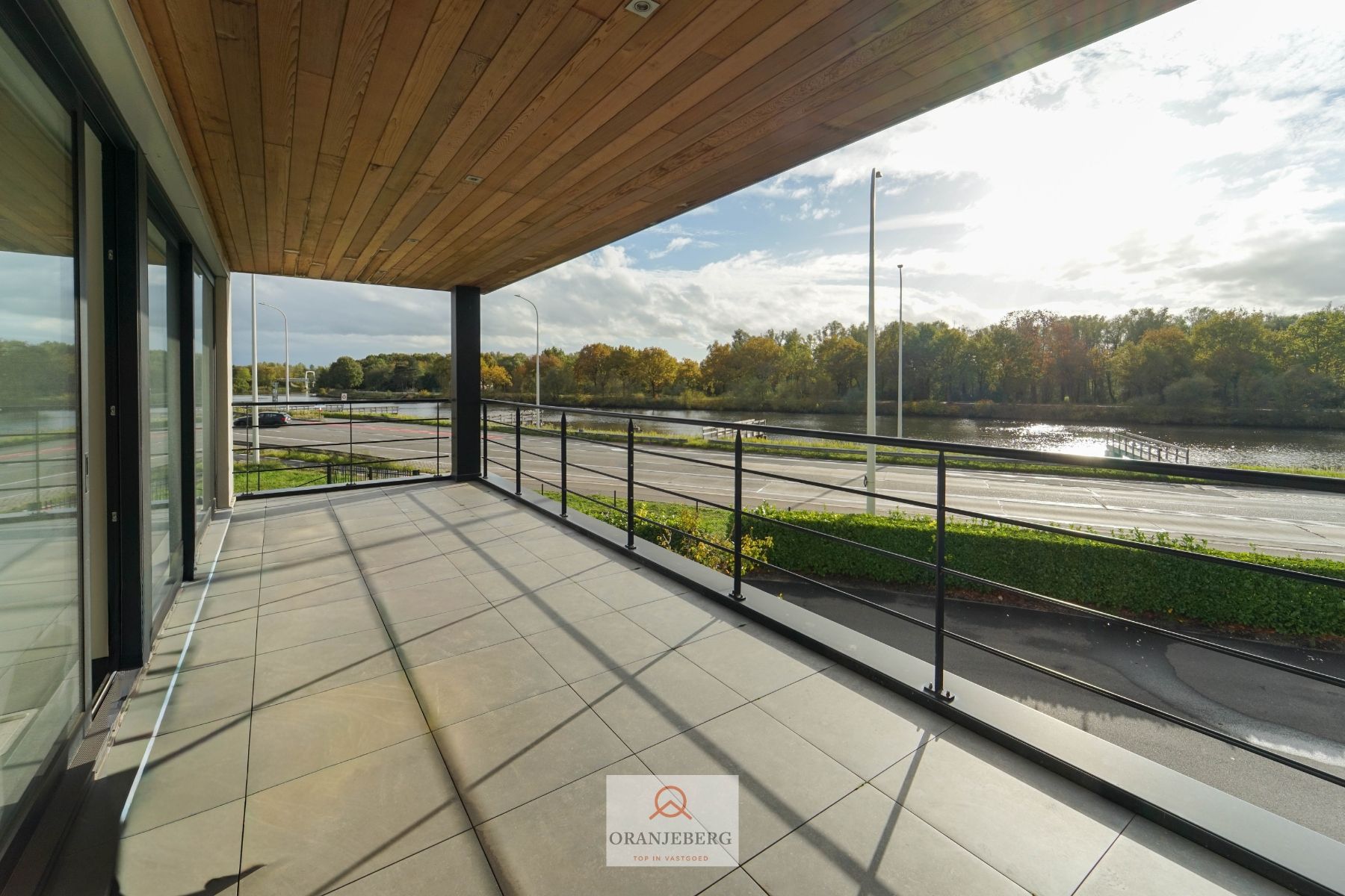 4 ruime en moderne kantoorruimtes te HUUR in EVERGEM foto 2