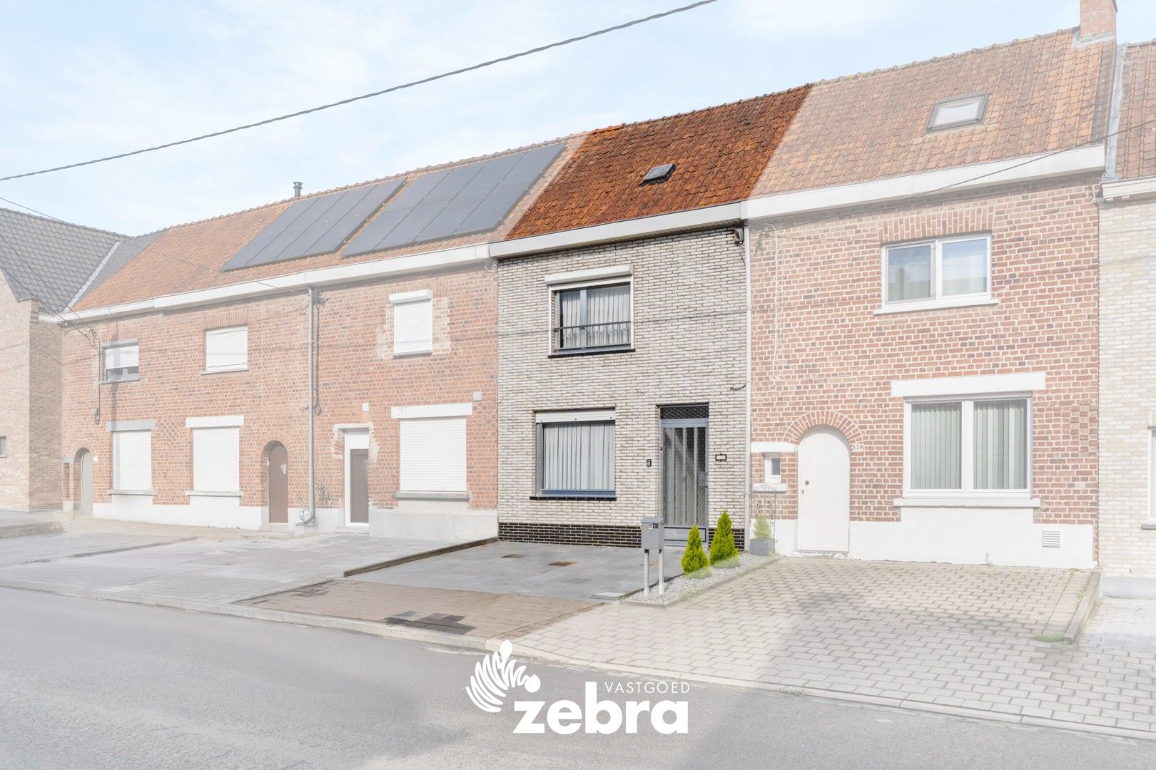 Hoofdfoto van de publicatie: Gunstig gelegen woning met veel potentieel te Roeselare!