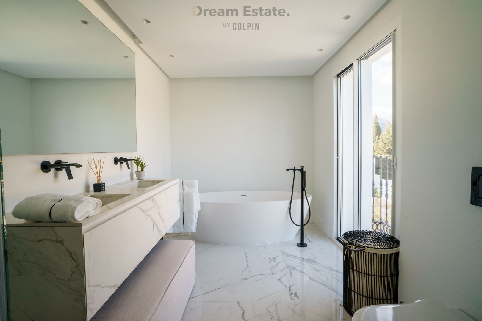 Villa La Concha is gelegen in de omgeving van Las Brisas Golf, Nueva Andalucia, Marbella. foto 17