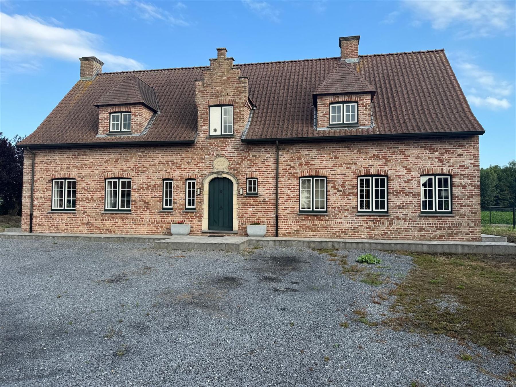 instapklare woning met 4 slaapkamers foto {{pictureIndex}}