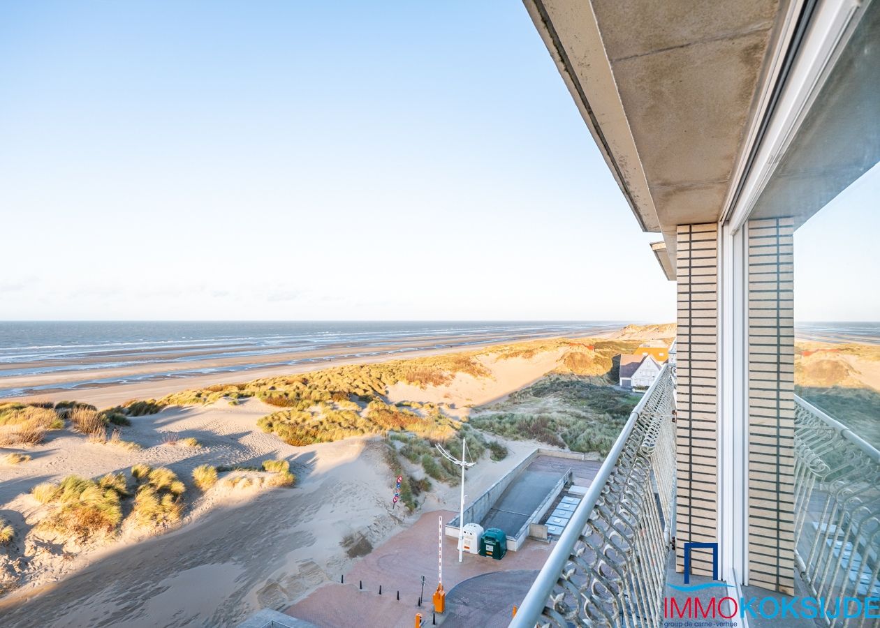 Volledig gerenoveerd 2 slaapkamer appartement met magnifiek zeezicht foto 10