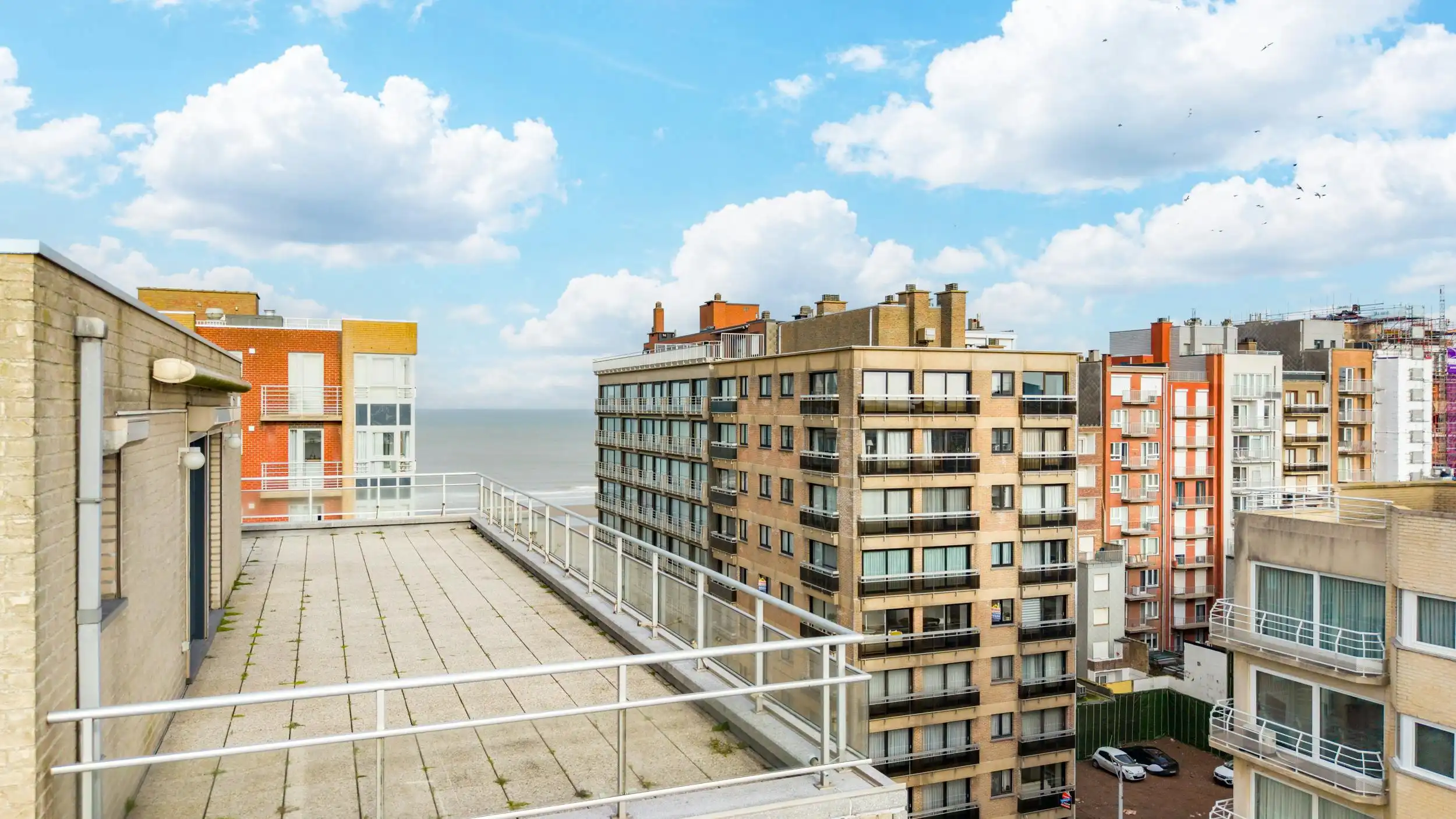 Ruim penthouse appartement met groot terras op toplocatie! foto 13