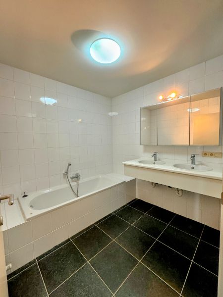 Instapklaar 2 slpk appartement nabij centrum Geel. foto 11