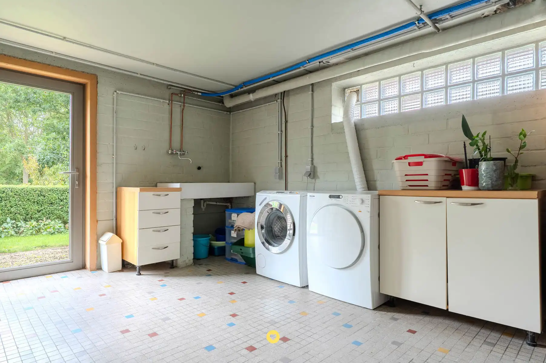Gerenoveerde 70's villa met 5 slk en 2 bdk op 2000 m2 foto 24
