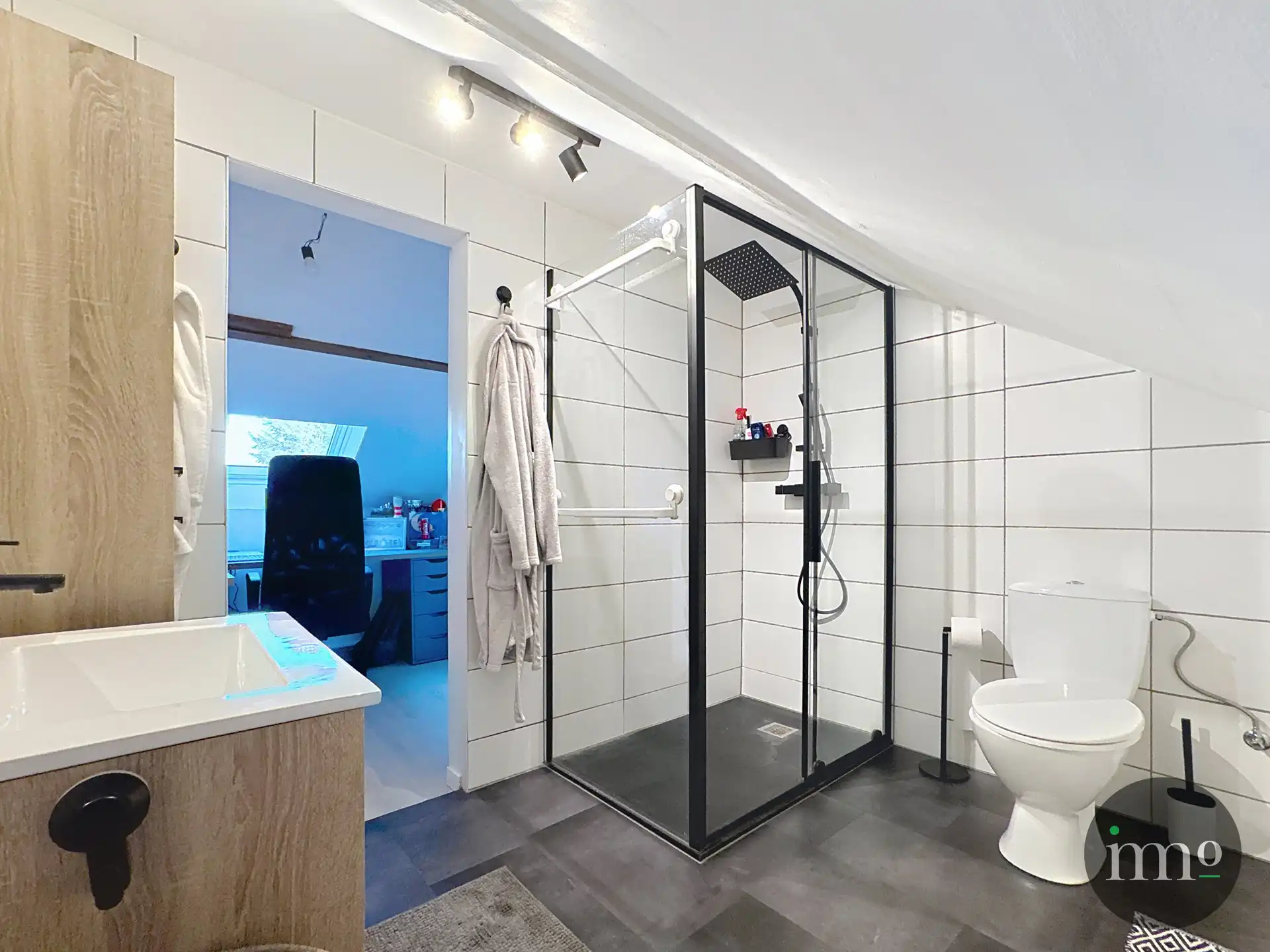 Mooi gerenoveerde woning op topligging in Lennik! foto 16