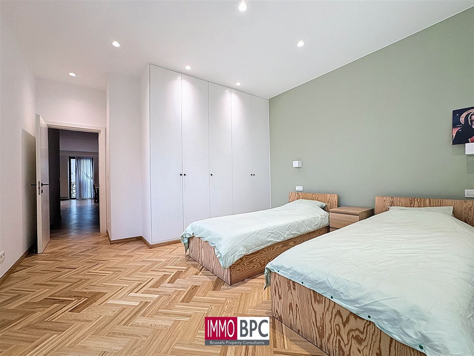 UITZONDERLIJKE MODERNE OPBRENGSTEIGENDOM IN GANSHOREN – 595 m² WOONOPPERVLAKTE foto 26