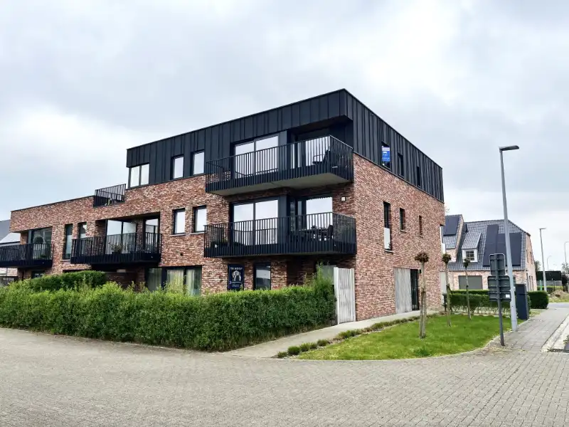 Ruim en lichtrijk appartement met garage op rustige, centrale ligging foto {{pictureIndex}}