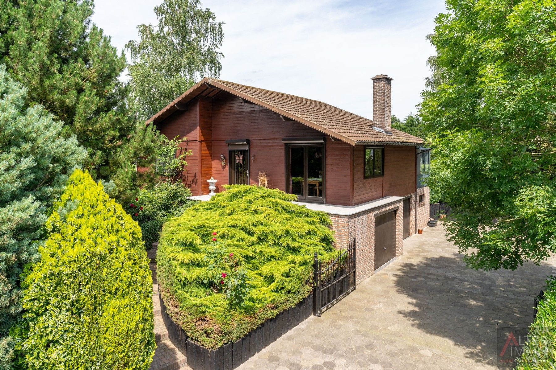 Uitstekend gelegen woning met 3 slaapkamers, prachtig zwembad en groot bijgebouw geschikt als paardenverblijf op een royaal perceel van 20a 45ca. foto 41