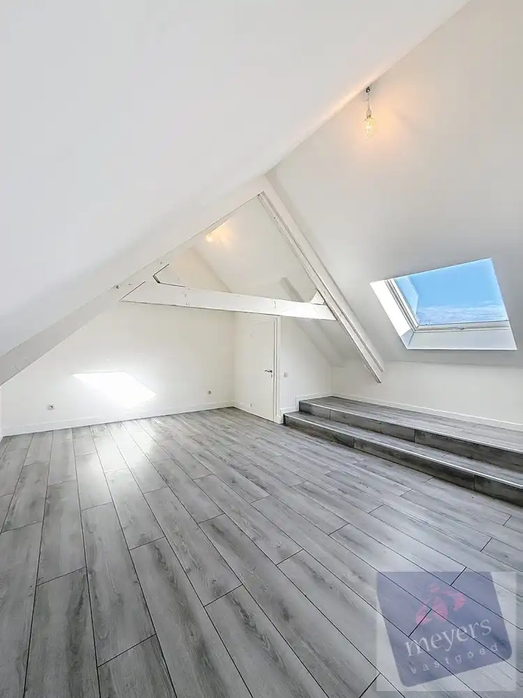 Stijlvolle halfopen bebouwing met tuin op centrale ligging in Hasselt foto 25