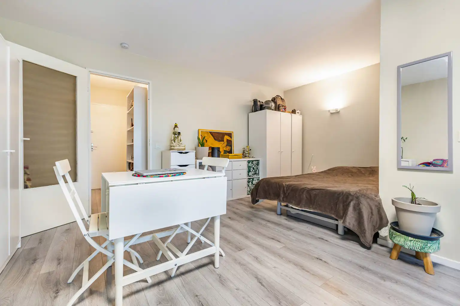 Studio op glvls met balkon en kelder foto 7