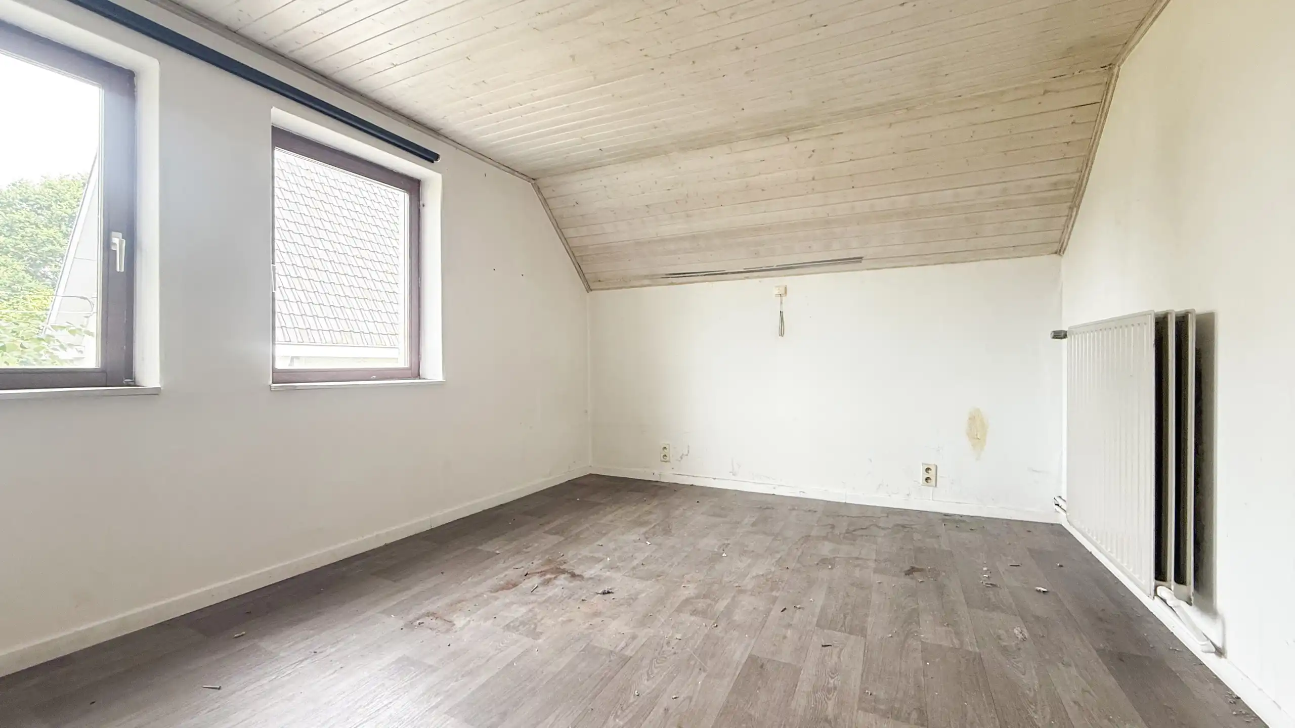 Renovatiepand met ruime living en mooi perceel van 6+ are! foto 16