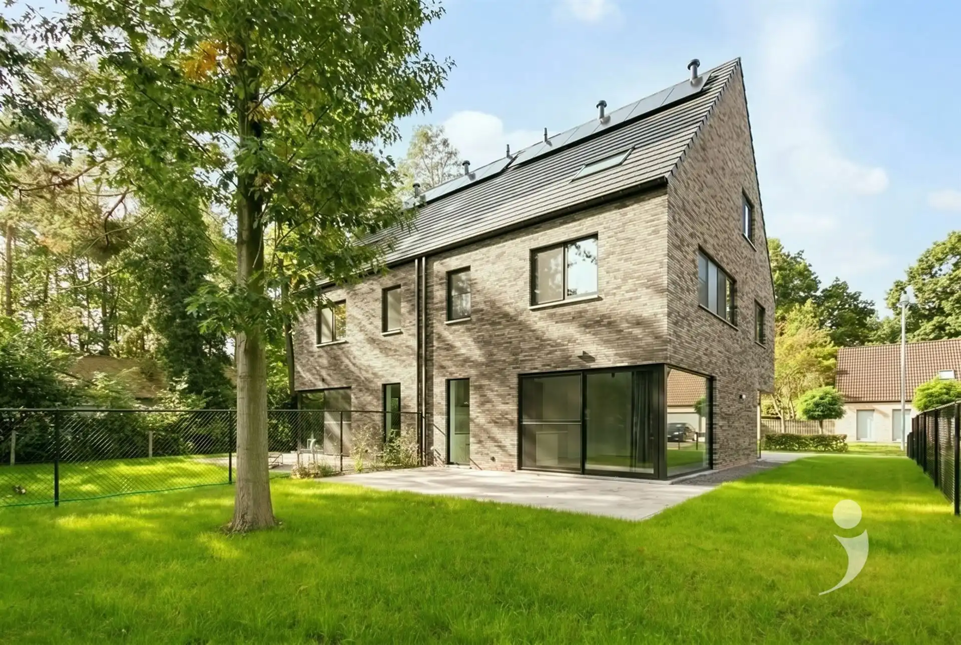 Moderne, halfopen BEN woning in groene, rustige omgeving foto 20