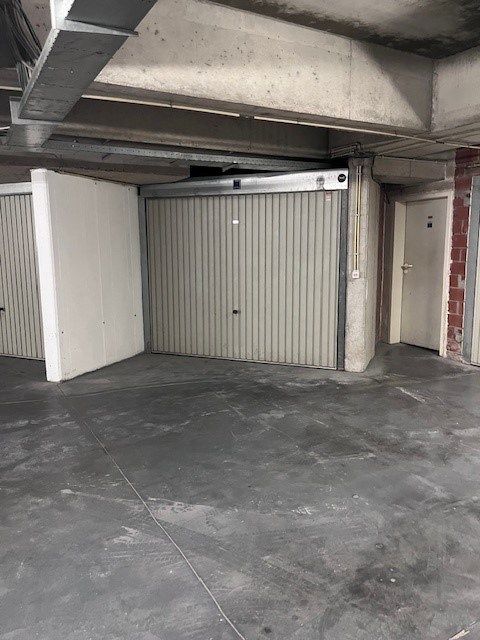 BUITENKANS:  GROTE GARAGEBOX TE KOOP foto 2