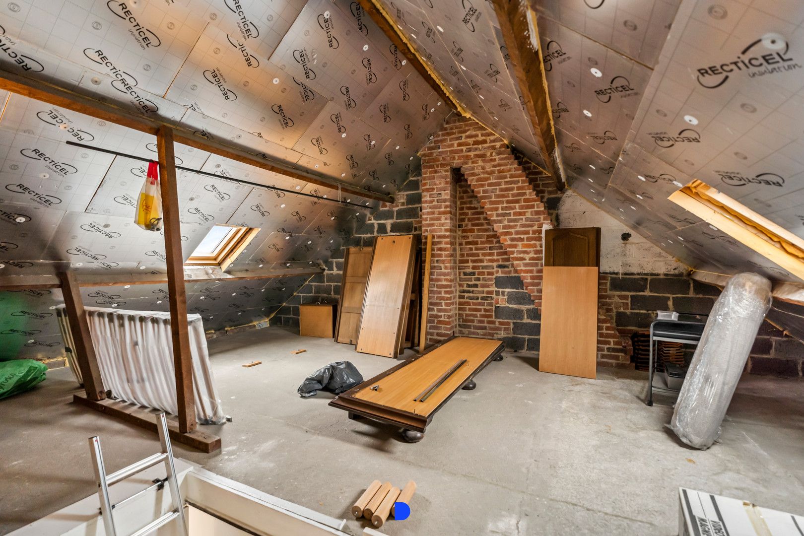 Instapklare halfopen woning in Sint-Eloois-Winkel foto 18