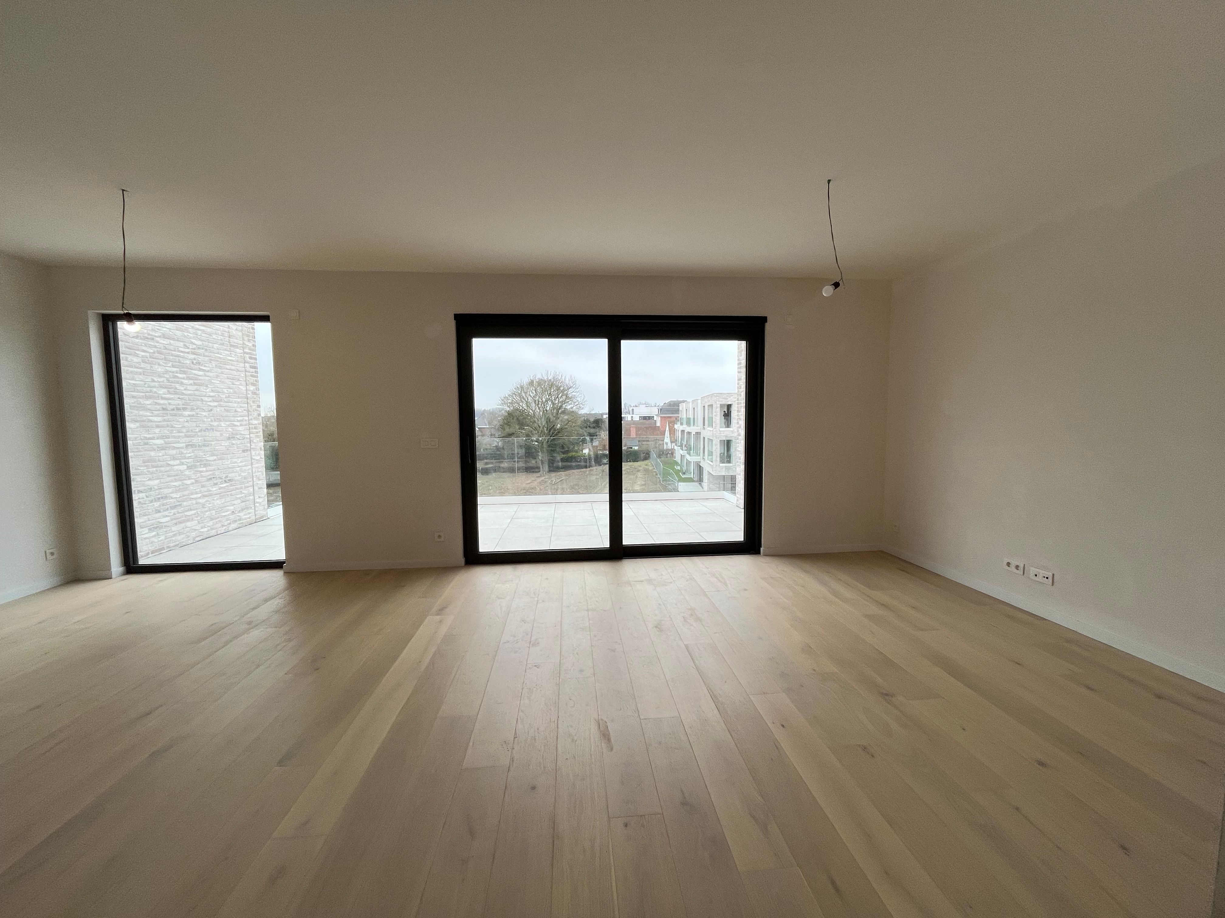 Zonovergoten nieuwbouw appartement + garage foto 14