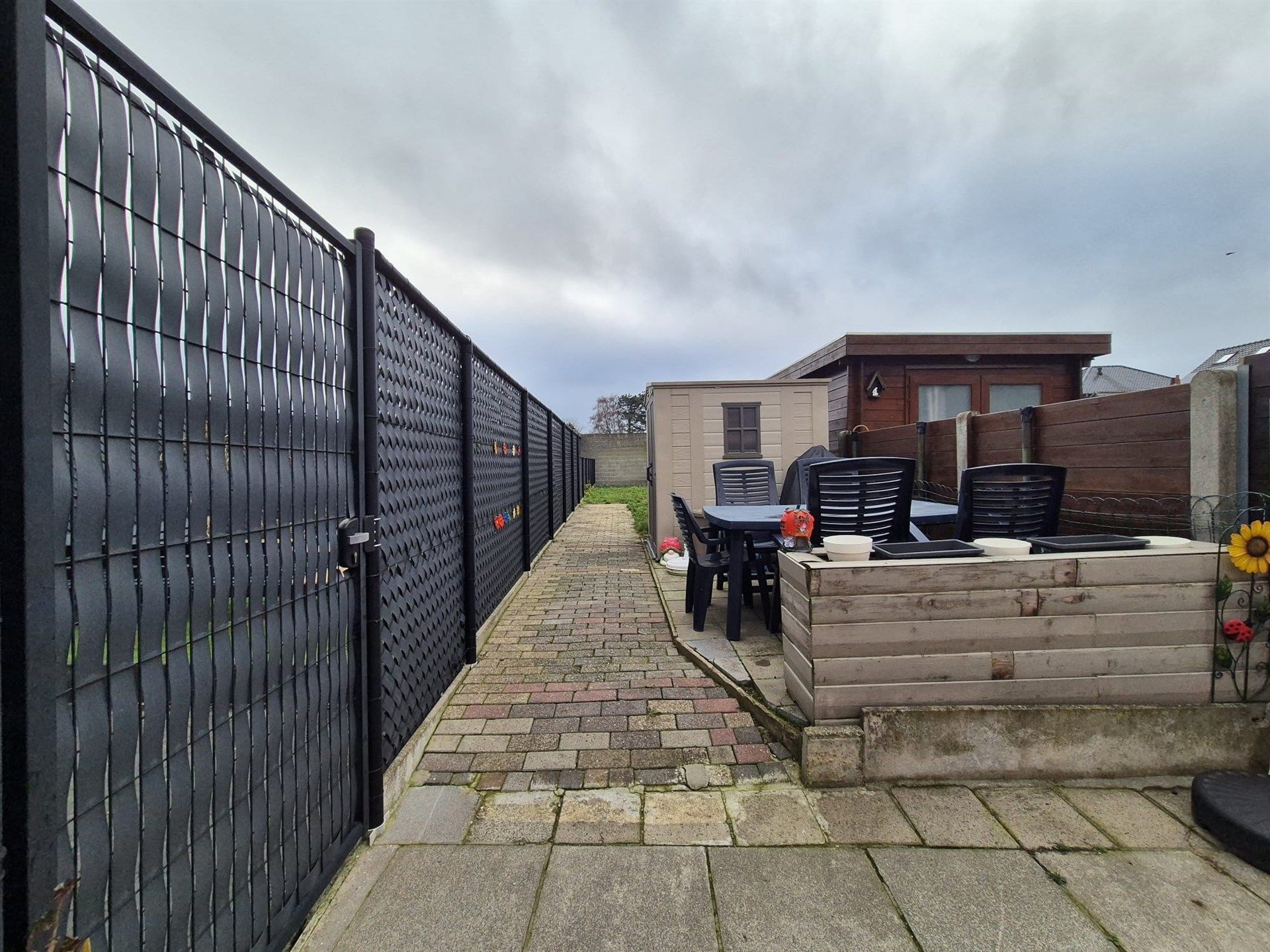 Gerenoveerde knusse rijwoning met tuin.  foto 11