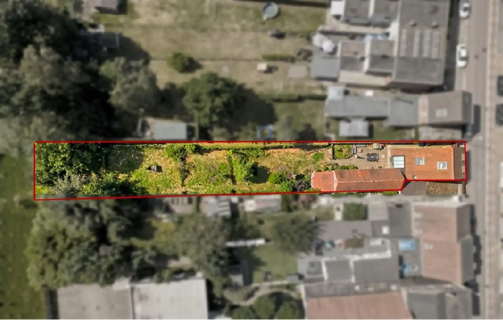 HOB met 3 slaapkamers, veel ruimte en licht, een dieplopende tuin en veel potentieel foto 25