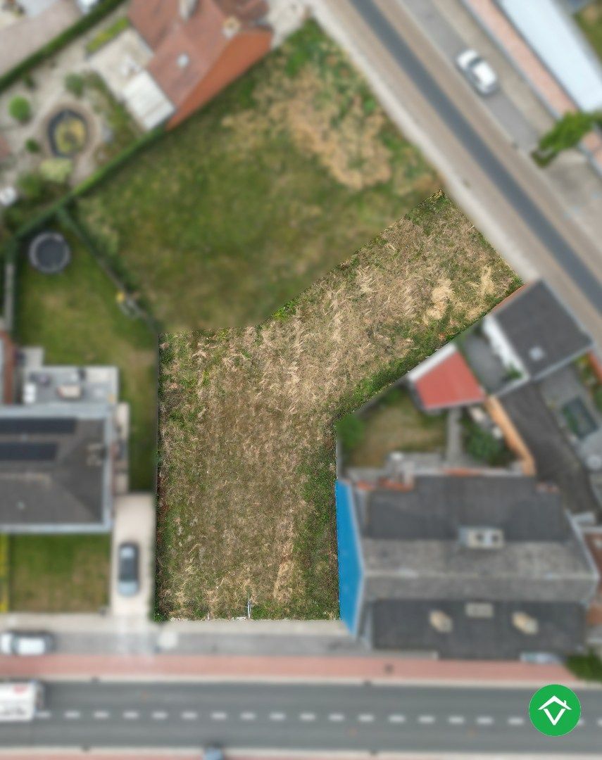 Bouwklare grond (591 m²) voor open of halfopen bebouwing te Izegem foto {{pictureIndex}}