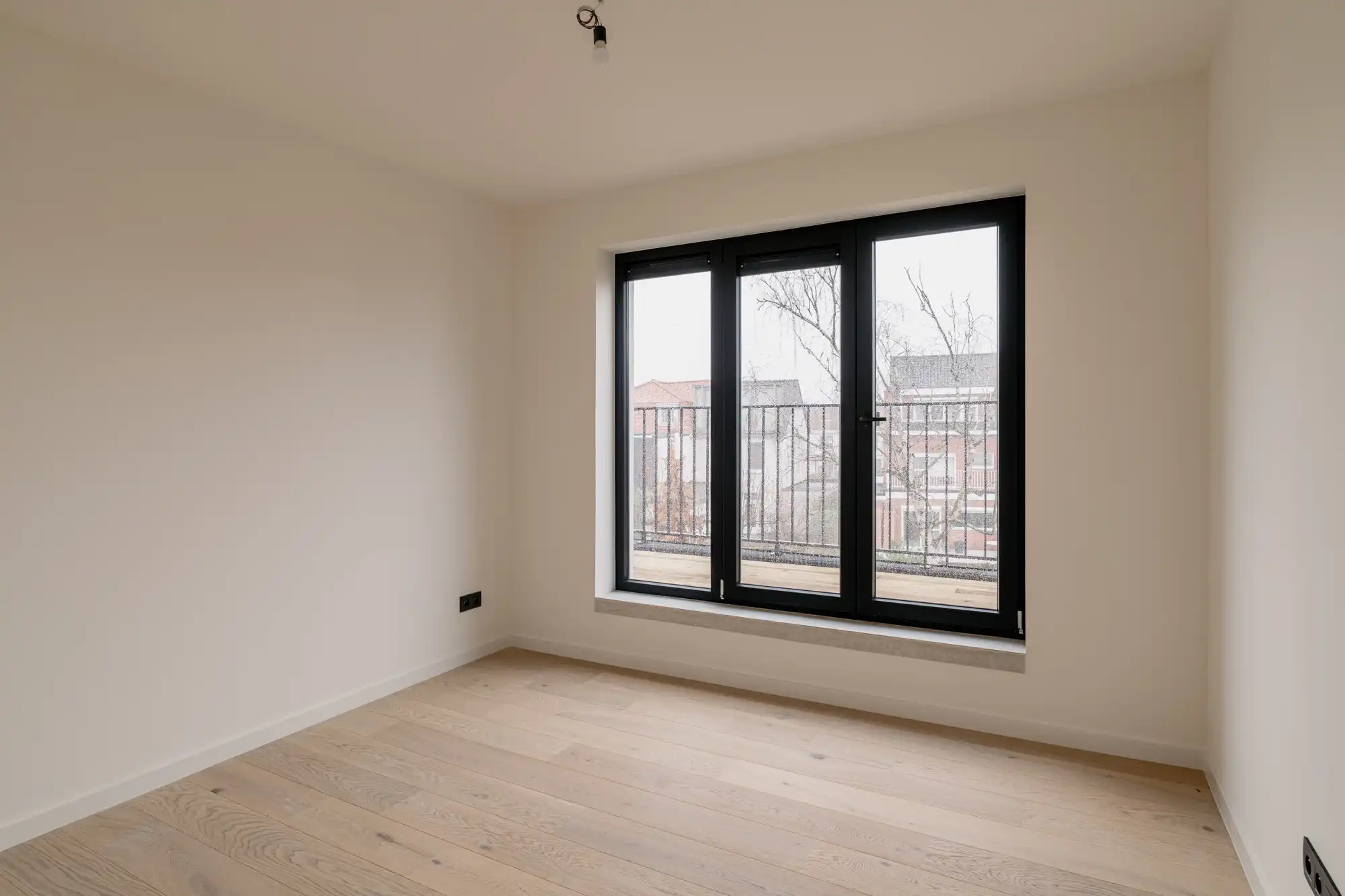 Stijlvol wonen aan de rand van Fort V: gerenoveerd appartement met 2 slaapkamers en terras foto 8