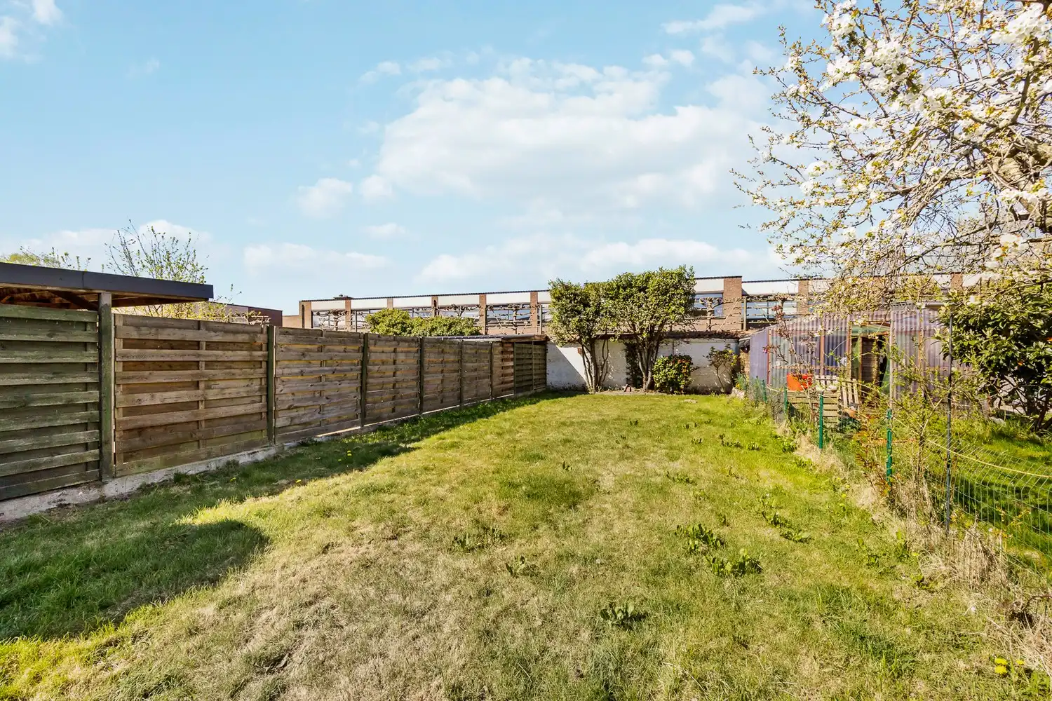 Modern gelijkvloers appartement met een zeer grote tuin (±200m²)  in hartje Sint-Niklaas! foto 16