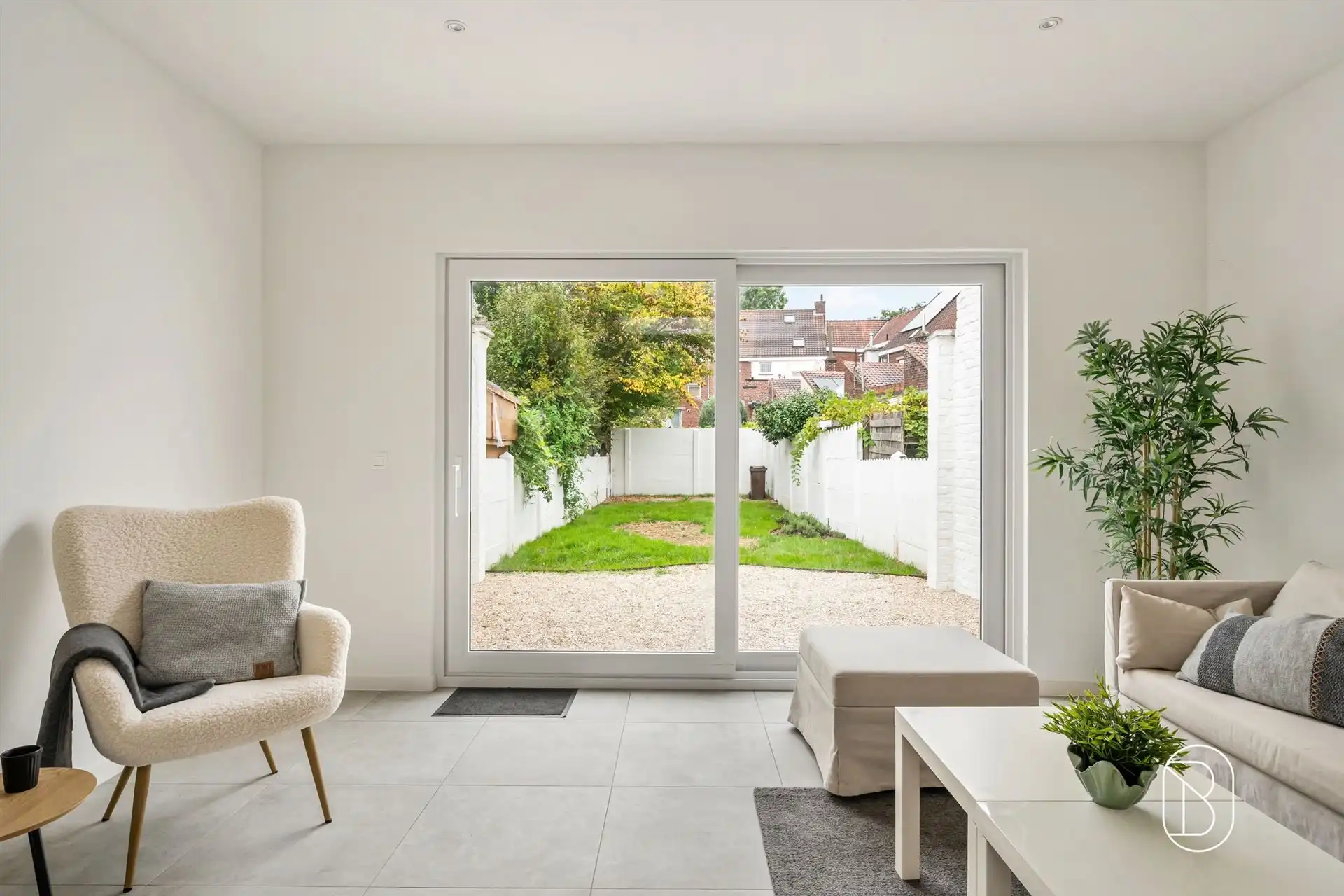 Prachtig gerenoveerde woning met tuin! foto 5
