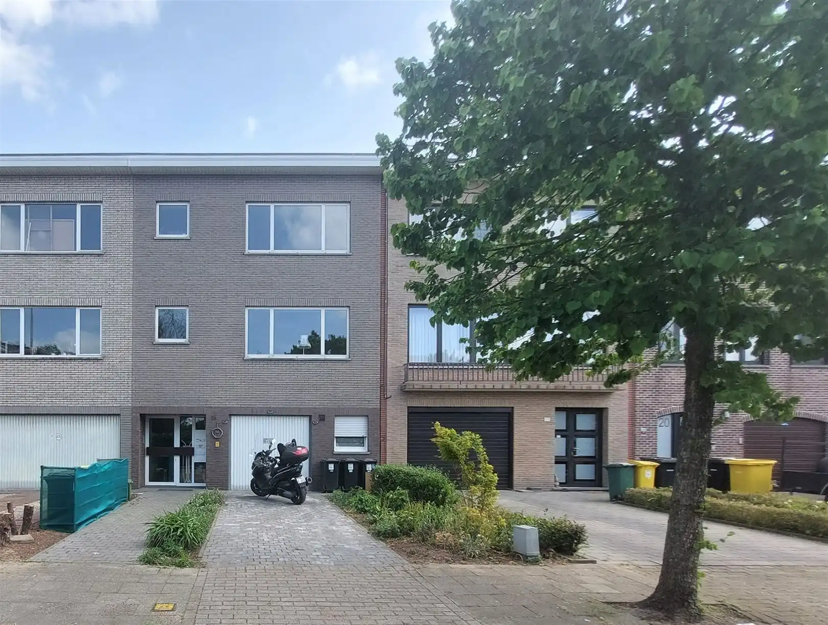Ruim instapklaar appartement met 2 slaapkamer op 1e vd foto {{pictureIndex}}