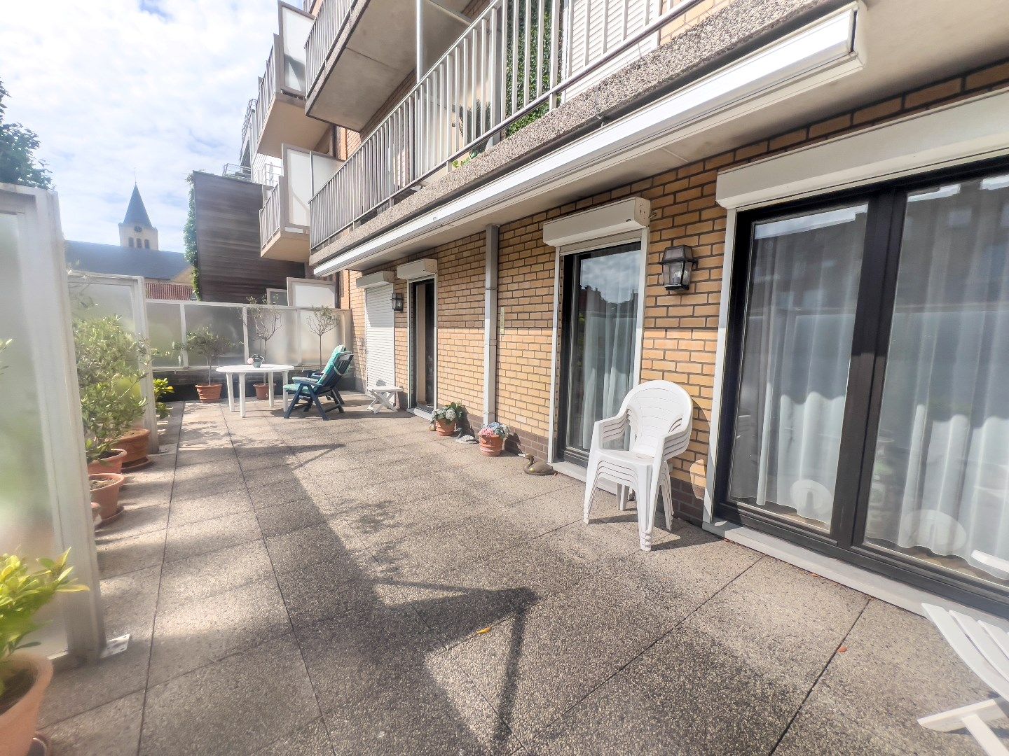 Ruim woonappartement met prachtig zonneterras (30m²) gelegen vlakbij de Dumortierlaan. foto 10