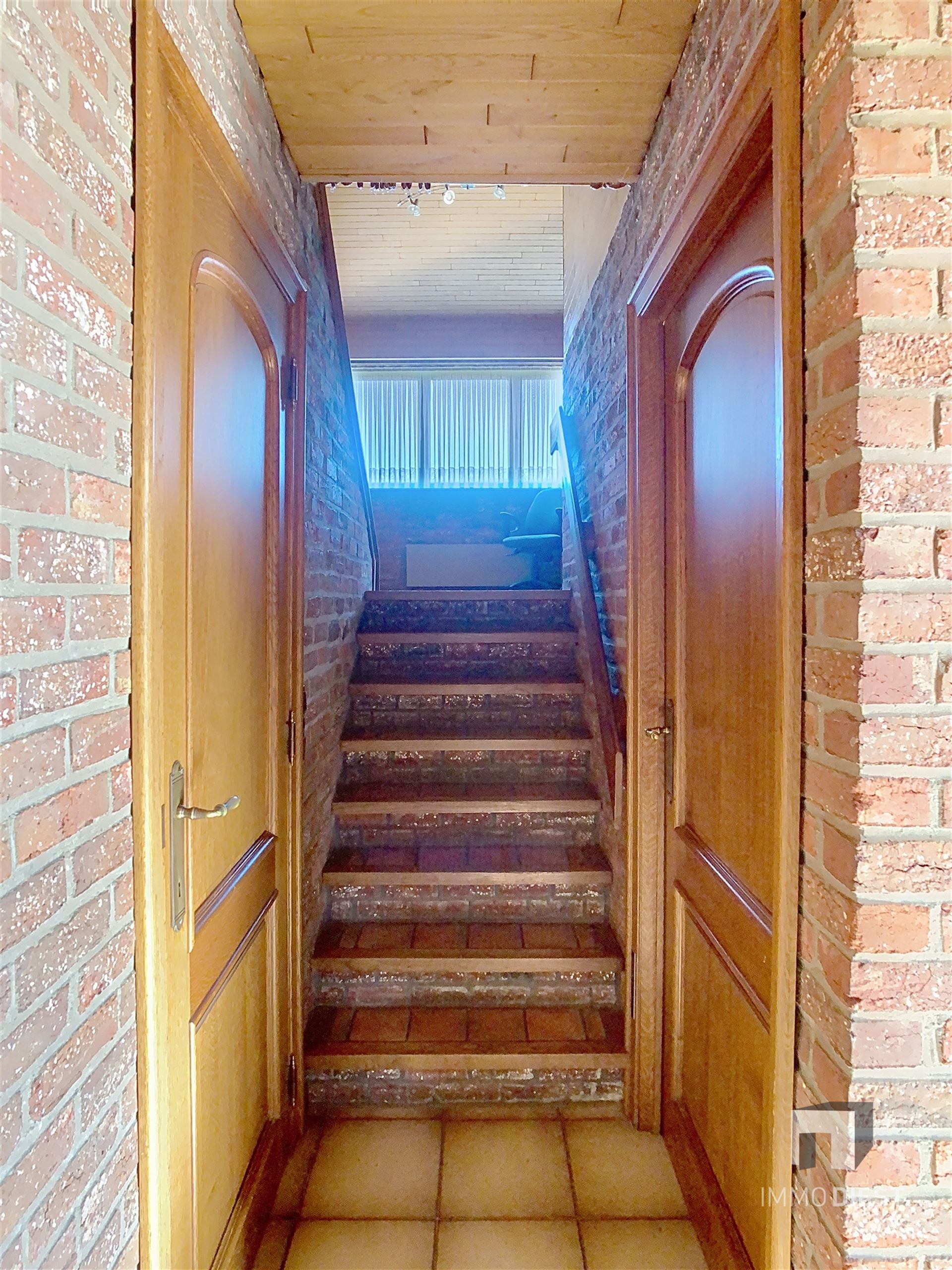 Op te frissen splitlevelwoning met karakter, ruimte en een prachtige tuin op toplocatie! foto 12