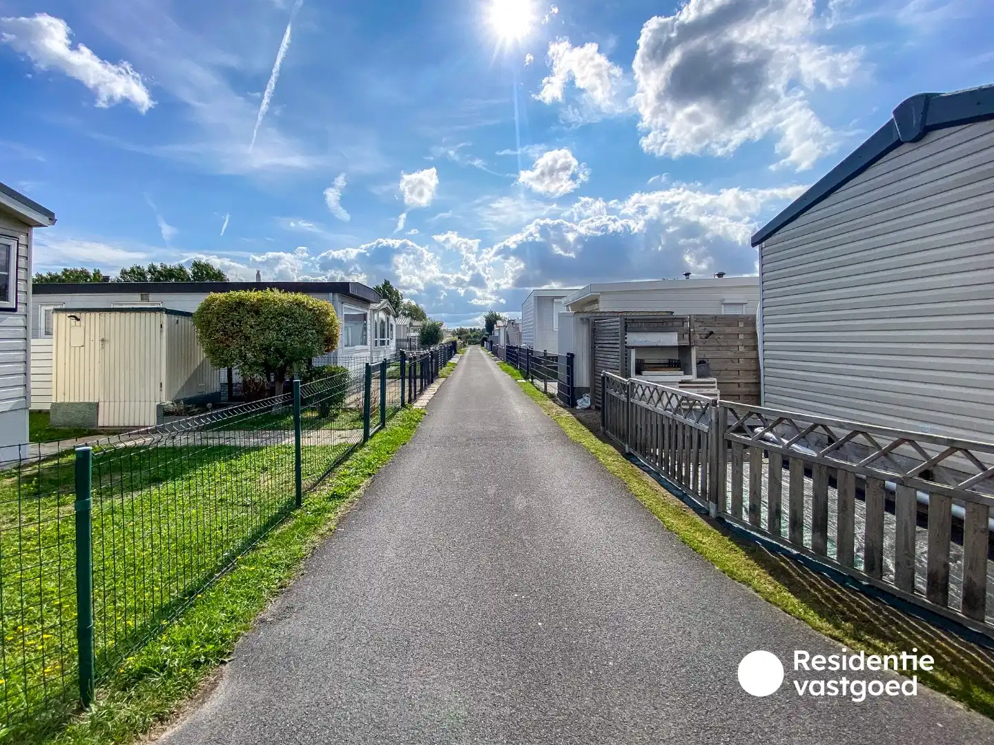 Goed verzorgde stacaravan op 900m van zee in Domein Polderpark te Nieuwpoort, op een stuk privé grond van 128m².  foto 20
