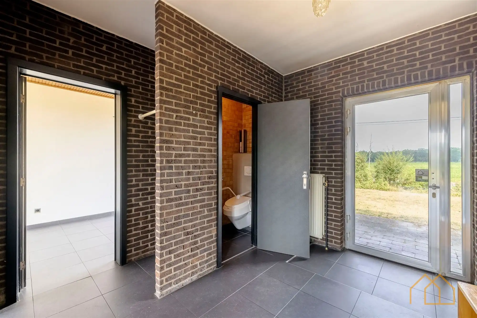 Laagbouw op 15are in groene omgeving foto 10