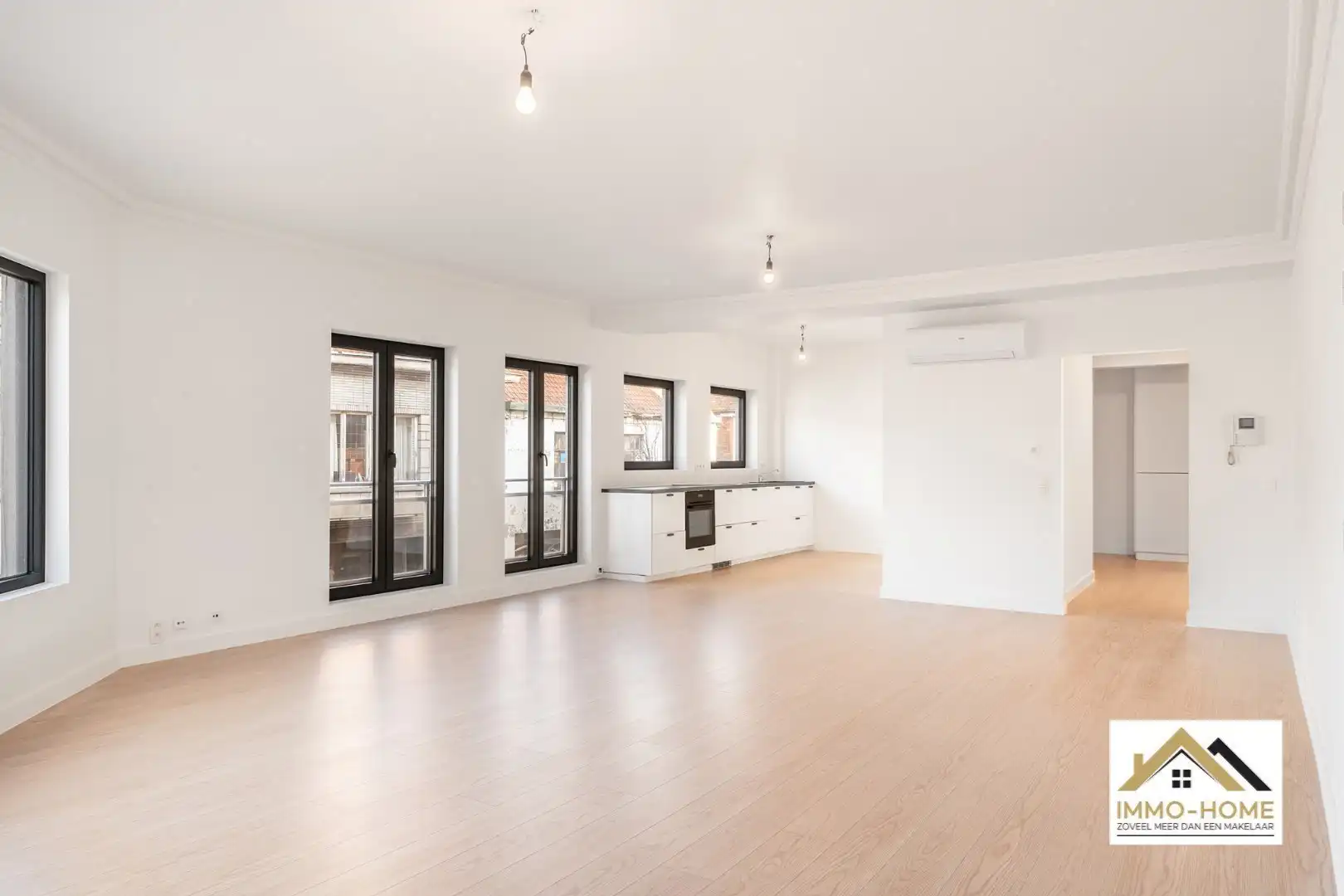 Ruim instapklaar appartement met twee slaapkamers foto 3