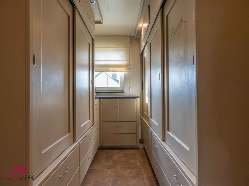 Landelijke villawoning met dubbele vrijstaande garage foto 49