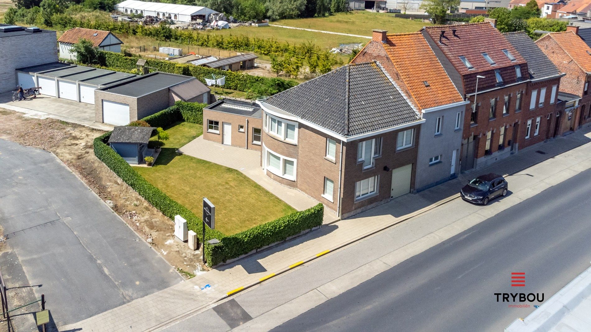 Gezellige en ruime woning met tuin - instapklaar in het hart van Ledegem foto 3