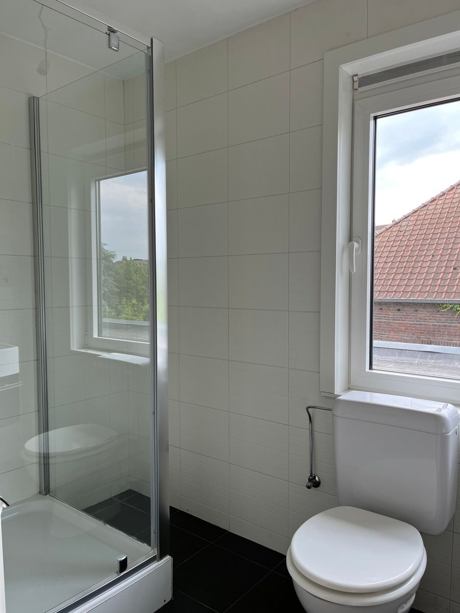 Recente duplex met 1 slaapkamer en bureau foto 13