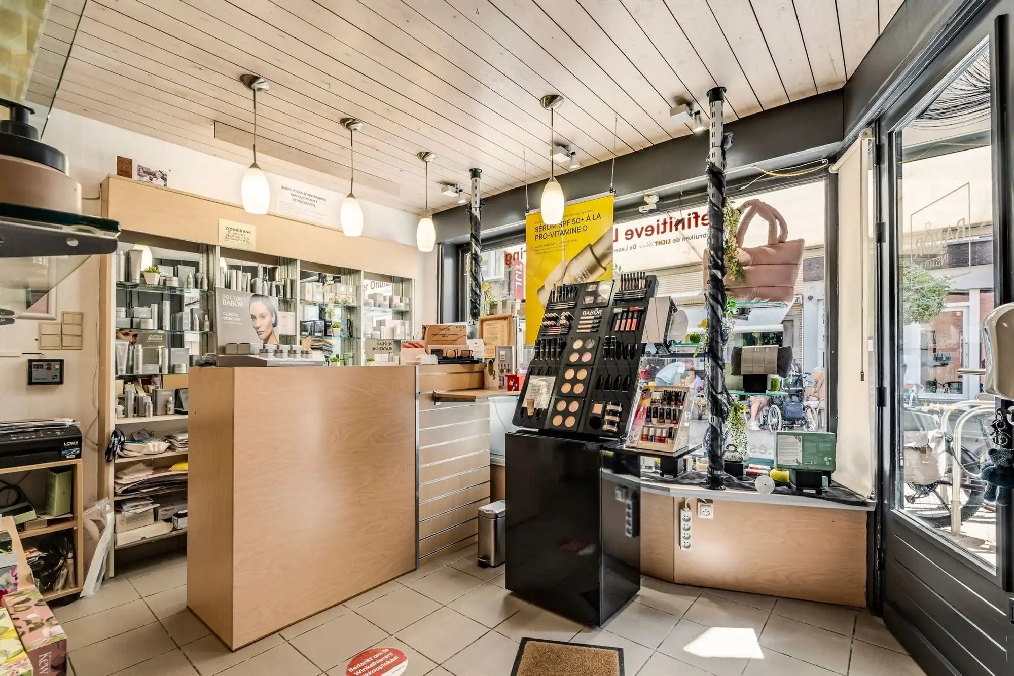 HANDELSHUIS MET WOONST IN HET HART VAN BREDENE-DUINEN foto 14
