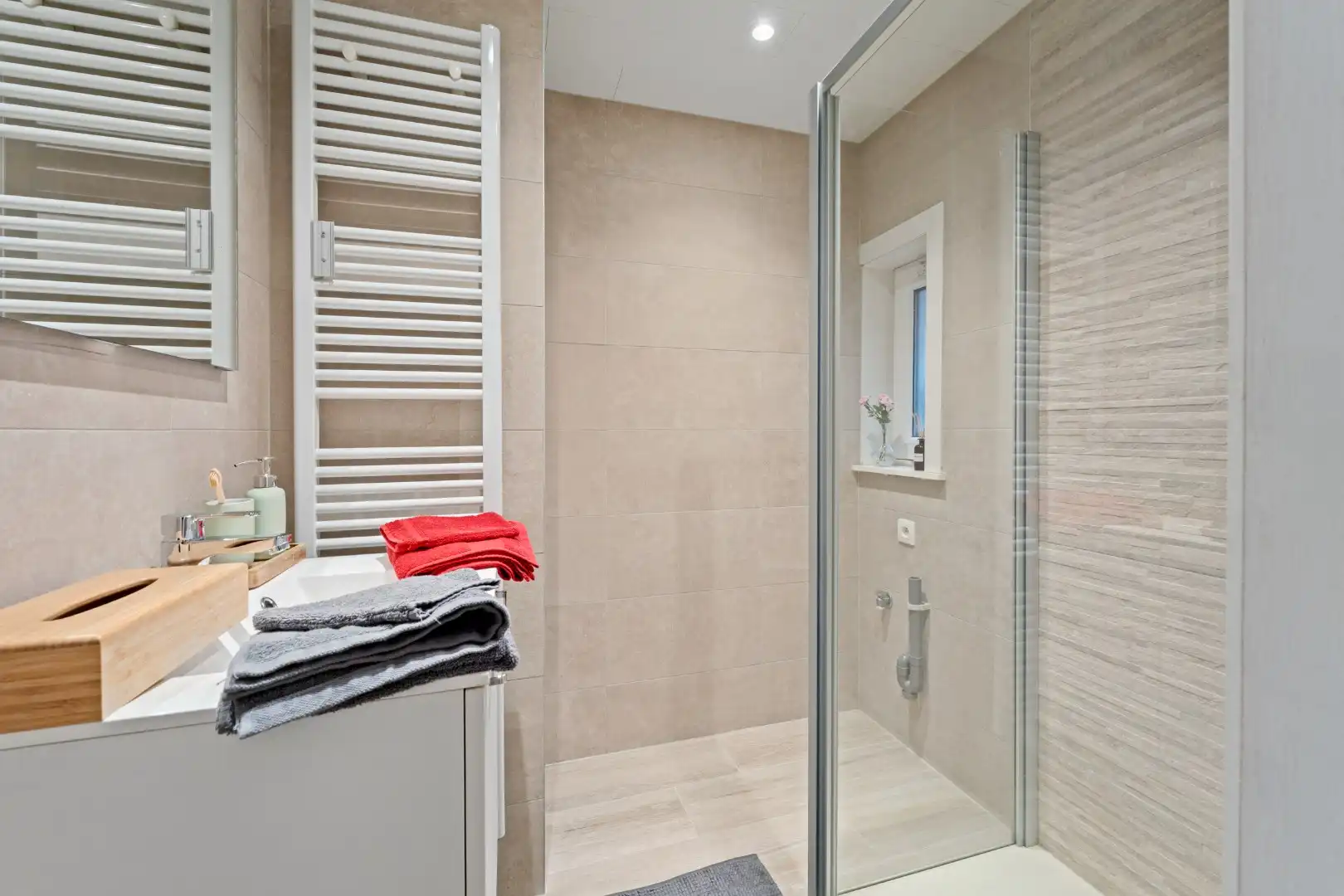 Met zorg gerenoveerd appartement op prachtige ligging met lateraal zeezicht en gunstig EPC label B foto 10