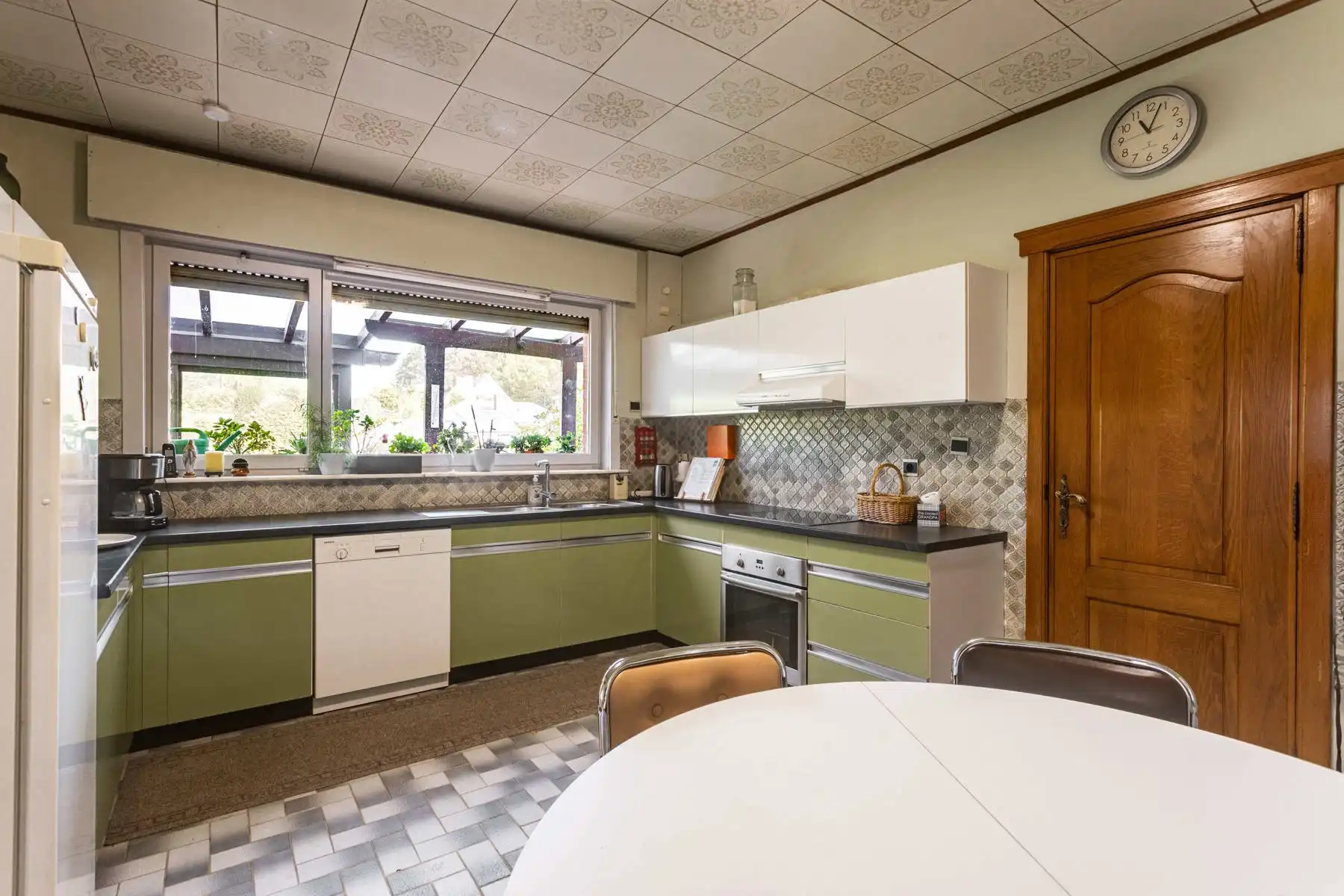 Ruime open bebouwing met 5 slaapkamers op toplocatie! foto 6