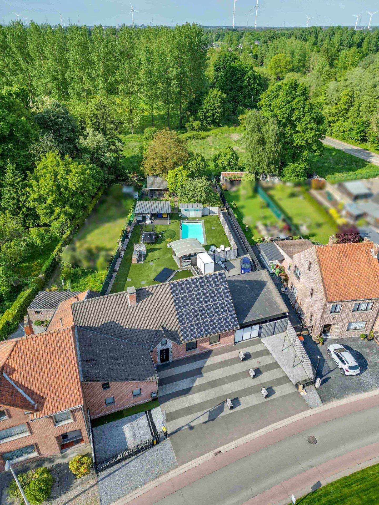 Ruime woning met zwembad op mooi groot perceel foto 47