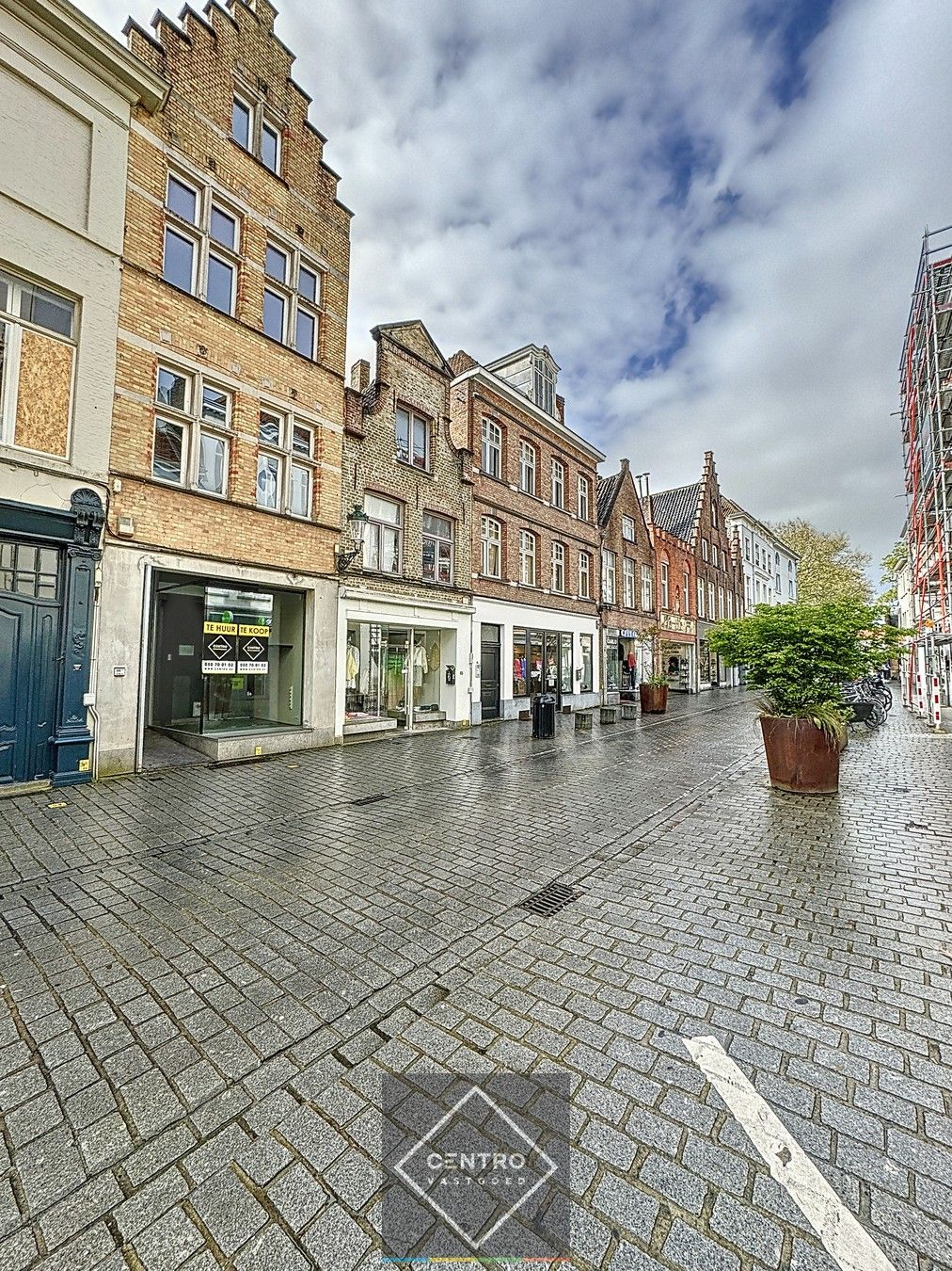 Prachtig gerenoveerd HANDELSPAND met APPARTEMENT (2 slpkms) in één van DE winkelstraten in het centrum van Brugge. Op 100m van 't Zand!!! foto 17