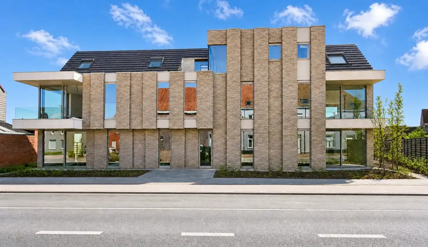 Geluveld – Modern nieuwbouwappartement op de eerste verdieping met 2 slaapkamers en garage foto {{pictureIndex}}