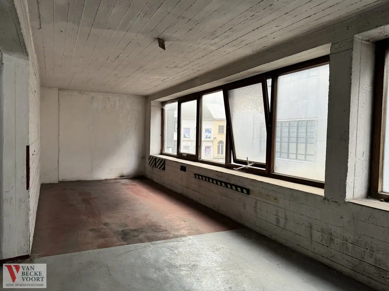 Standplaats 91 foto {{pictureIndex}}