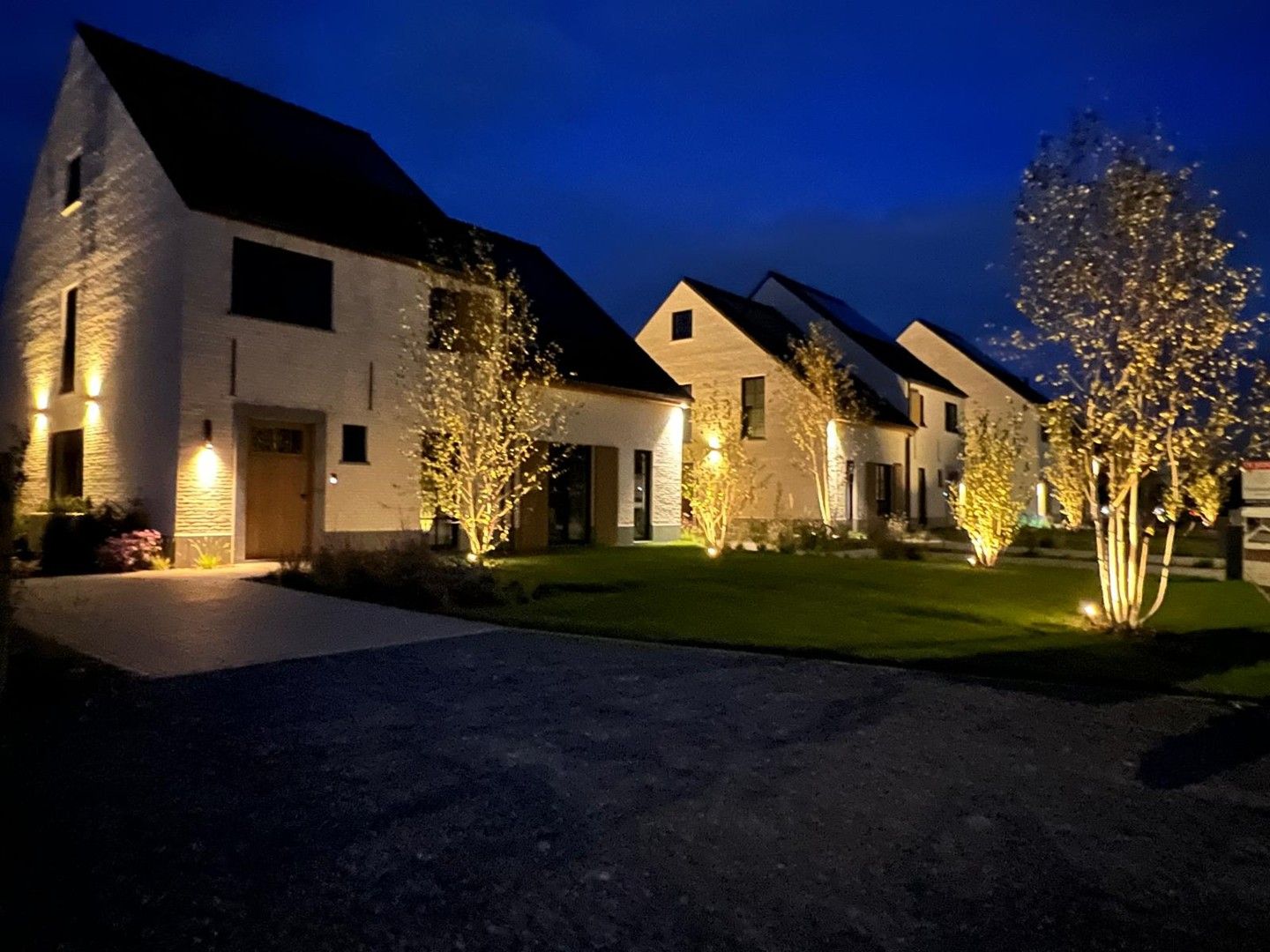 INSTAPKLARE LUXE EN ENERGIEZUINIGE NIEUWBOUWWONING MET 4 SLAAPKAMERS EN 2 BADKAMERS. foto 4