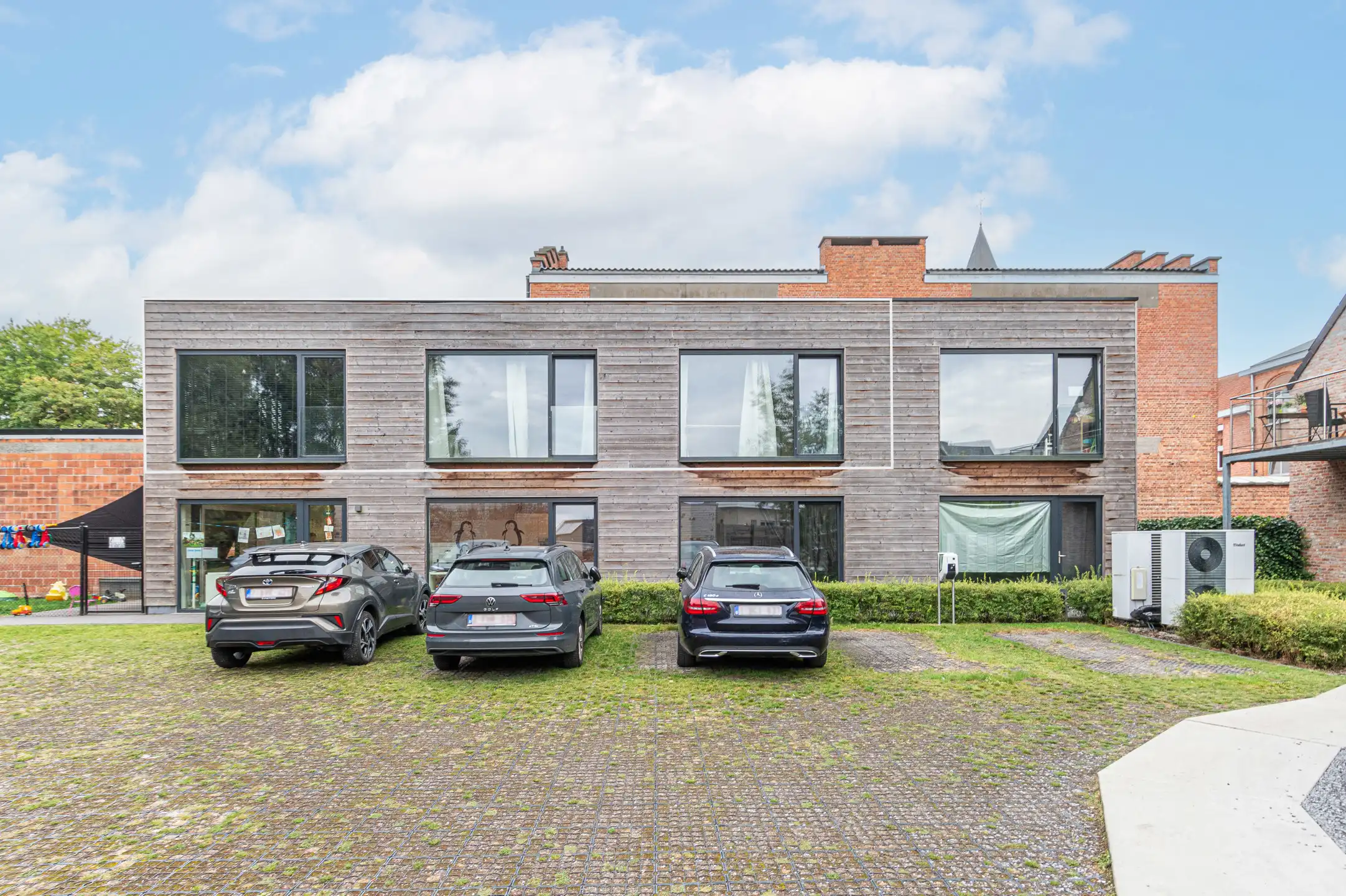 Veelzijdige en lichtrijke kantoorruimte! foto 12