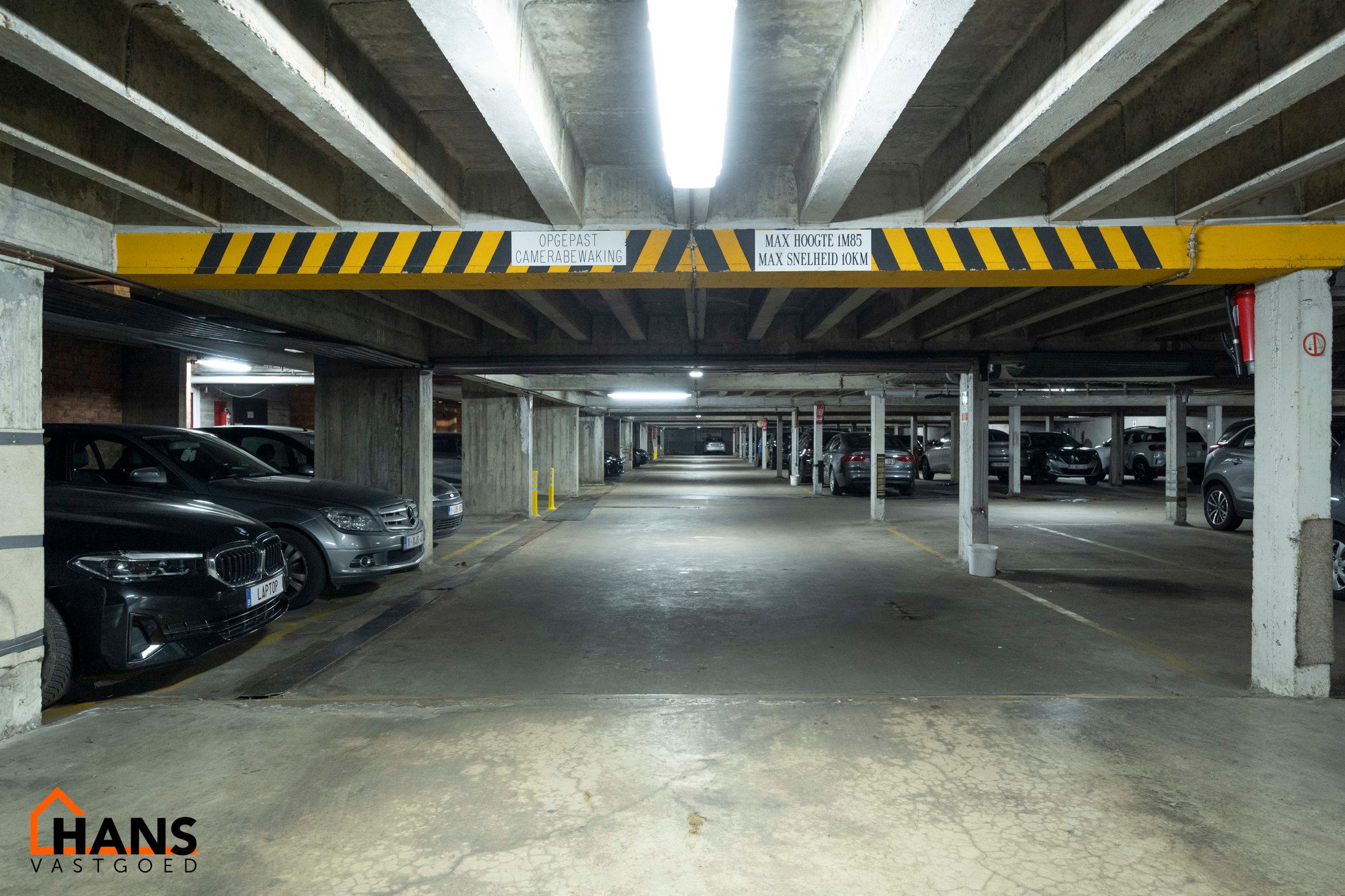 Riant appartement + staanplaats + kelder foto 19