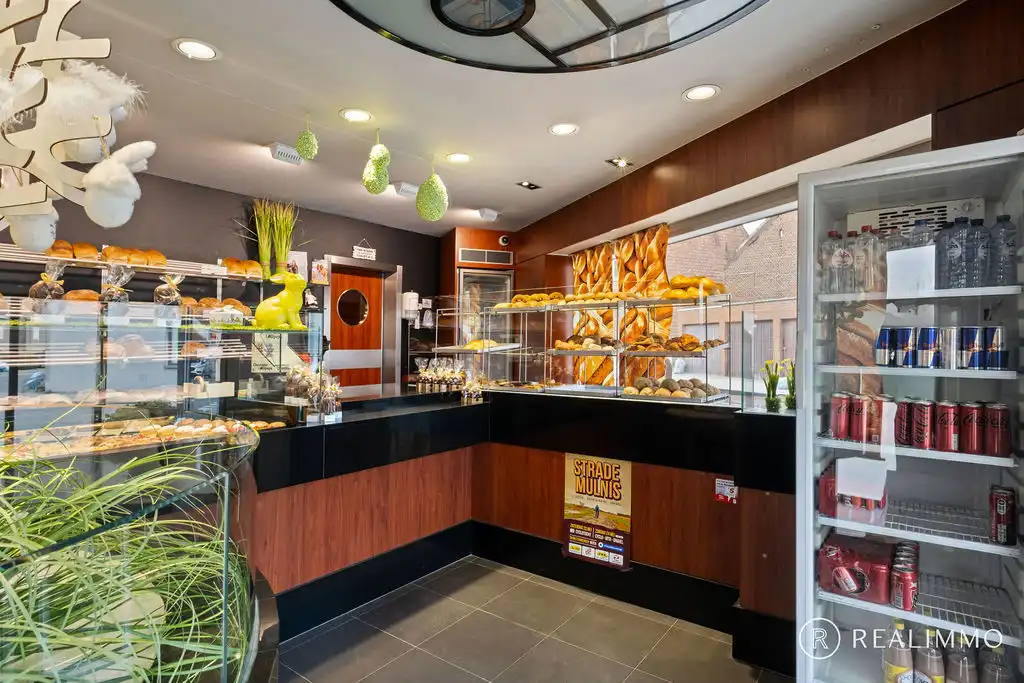 Veelzijdig handelspand met woonst op topligging in hartje Moen foto 7