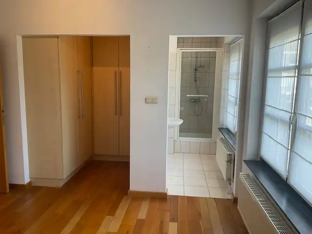 Gelijkvloersappartement met 2 slaapkamers, 2 badkamers en tuin foto 16