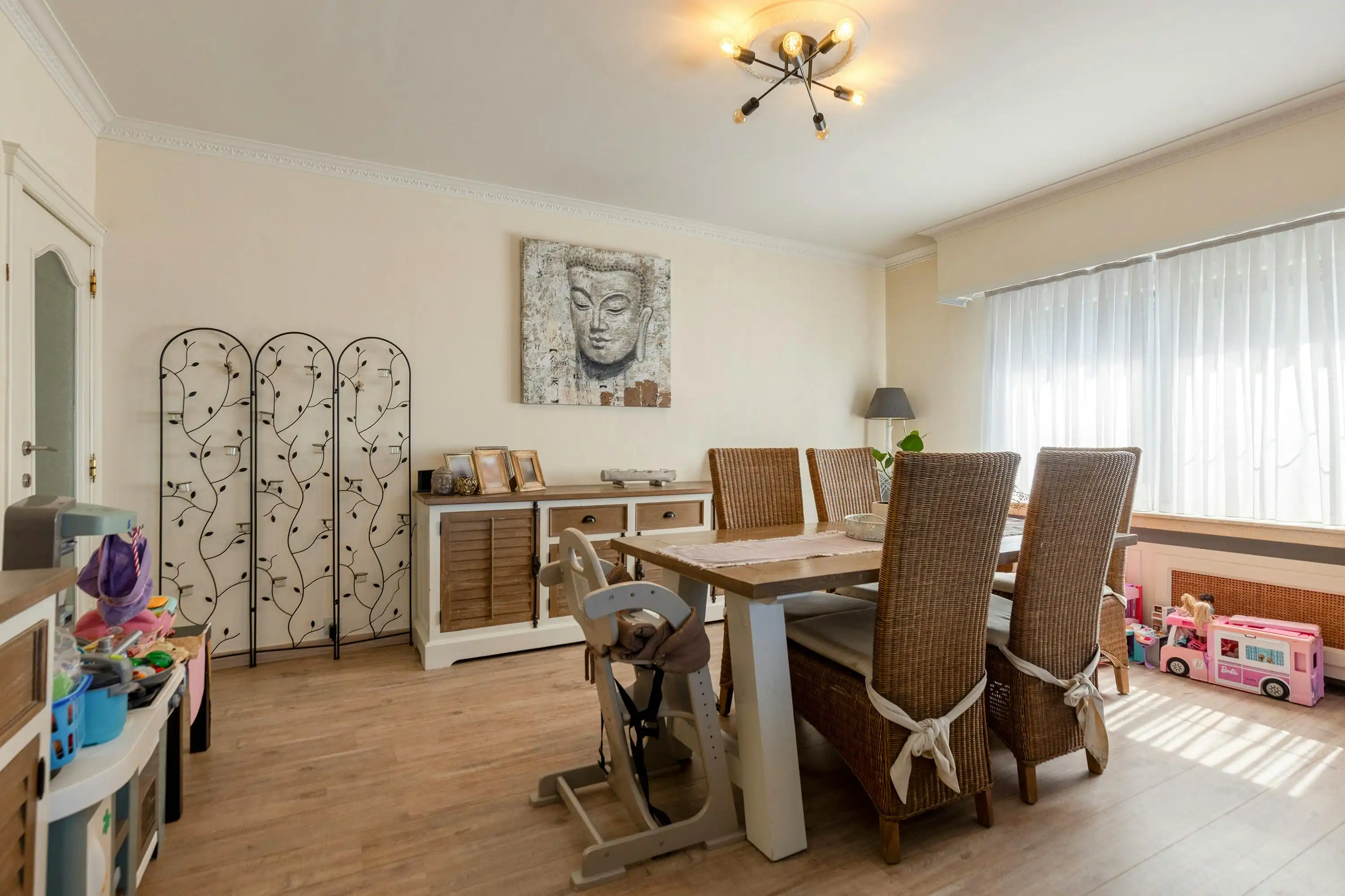 Appartement met  3 slaapkamers te koop in Hoevenen! foto 8