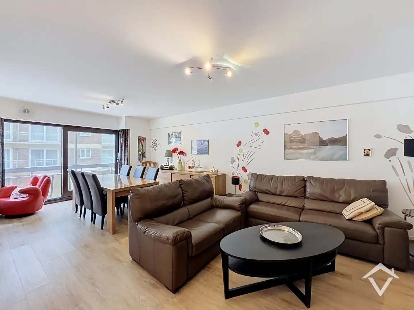 Instapklaar gemeubeld appartement op toplocatie met lateraal zeezicht te Middelkerke foto 4